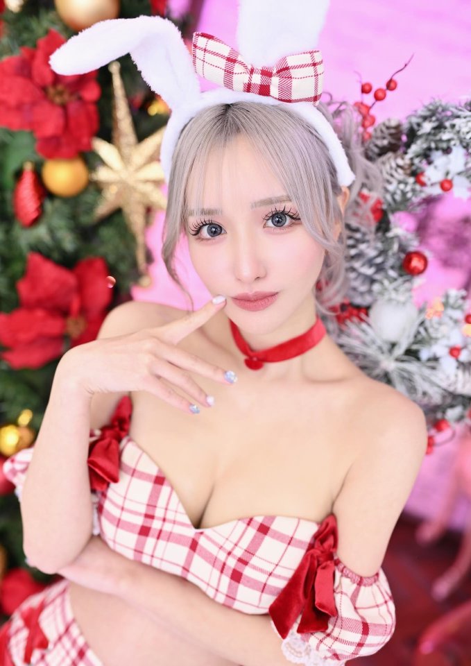 ซารินะ โมโมนากะ